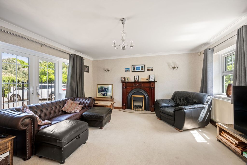 Property photo 2 of 38