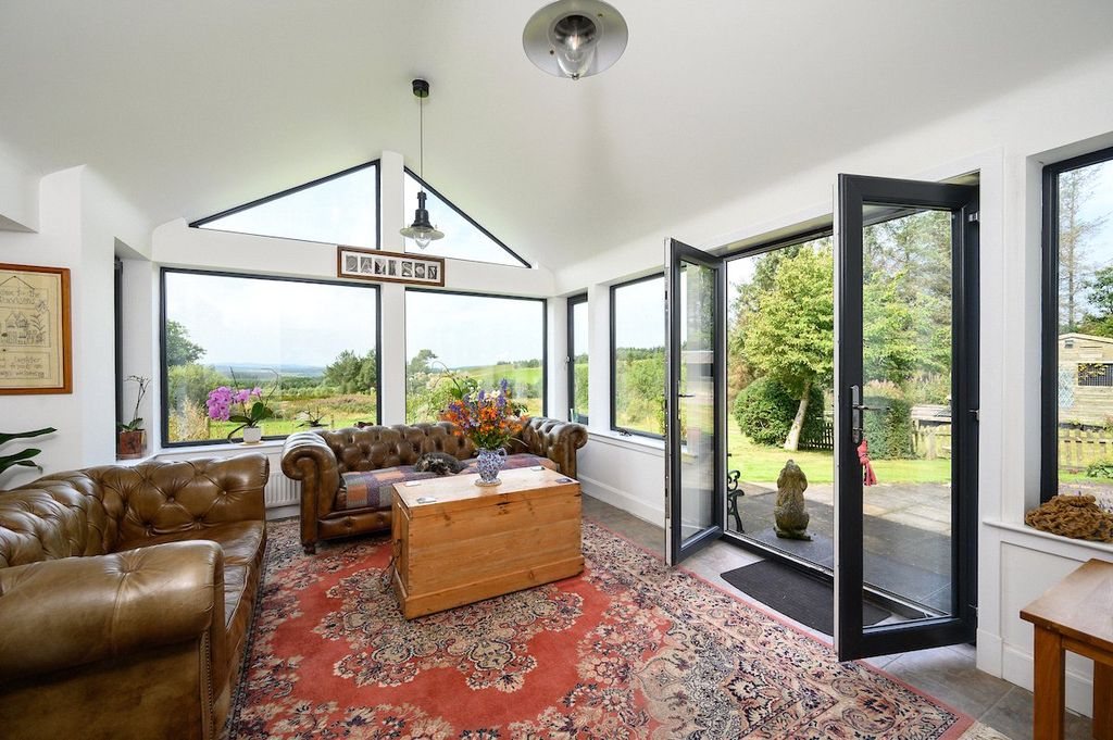 Property photo 3 of 61 Garden Room