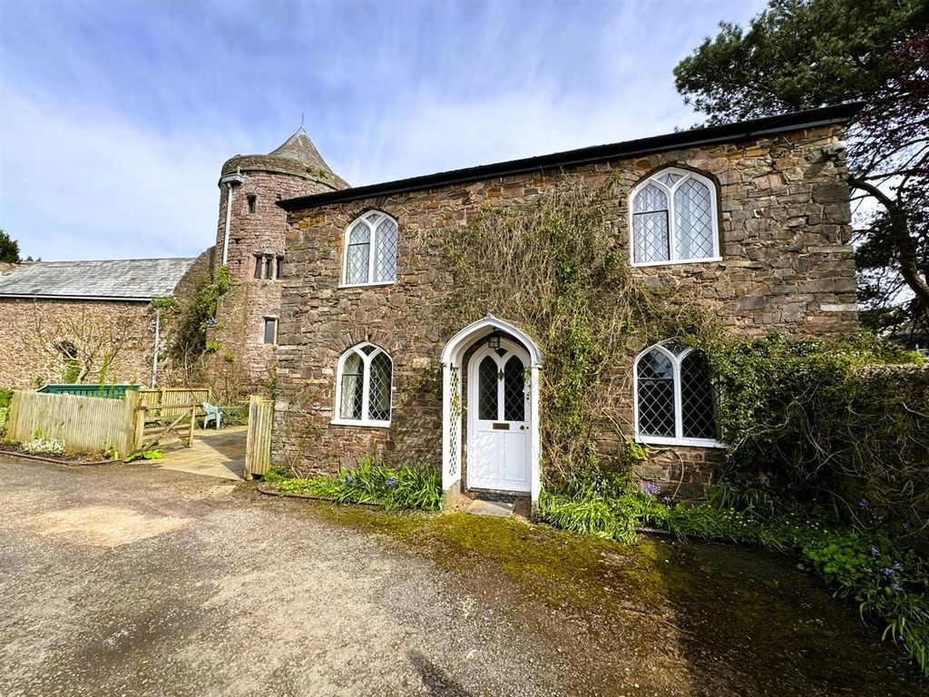 Property photo 1 of 15 Outside