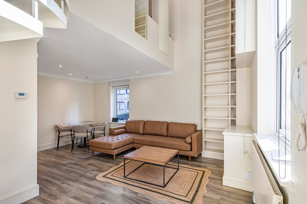 Property photo 2 of 11 Picture 2