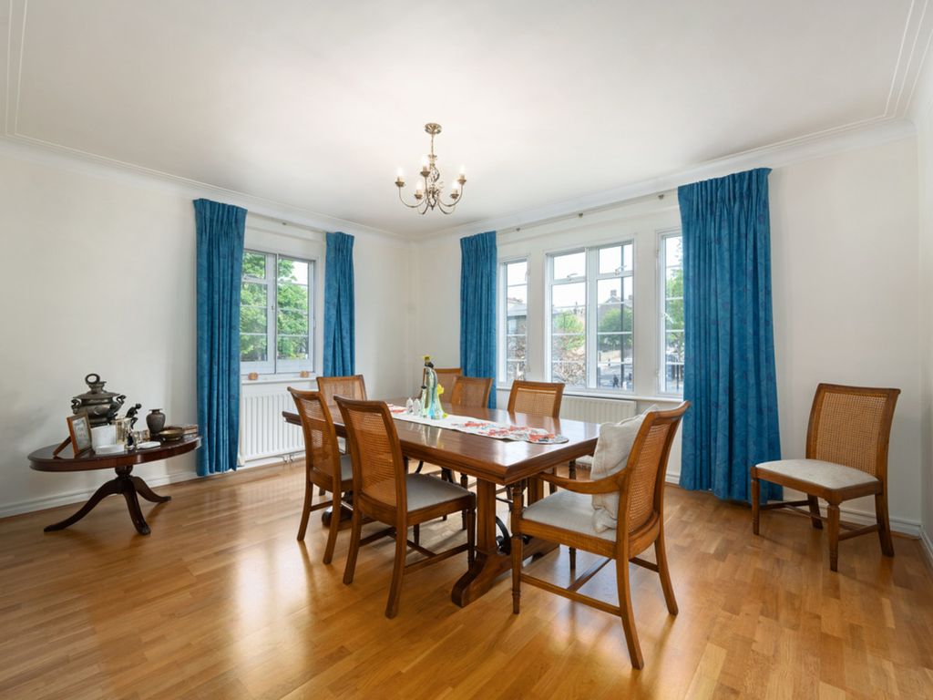 Property photo 3 of 8