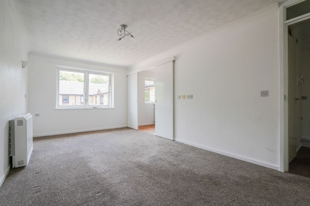 Property photo 3 of 13 3682795
