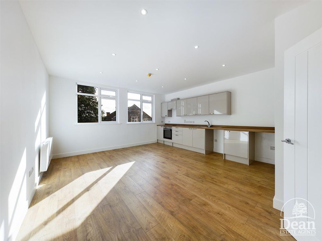 Property photo 2 of 6