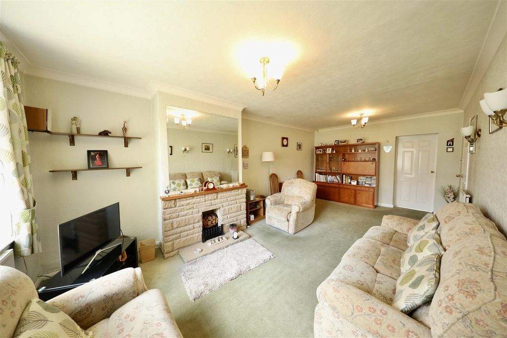 Property photo 2 of 18 Living Room