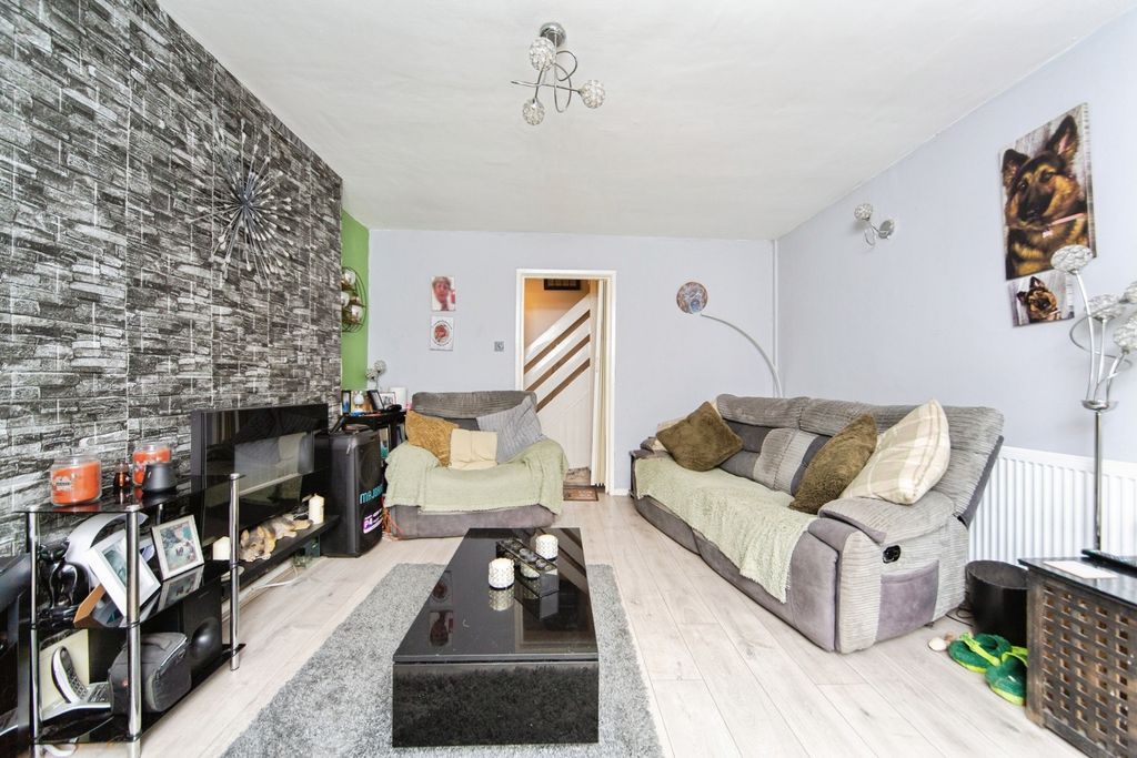 Property photo 3 of 19 Pbox-Img.Jpg