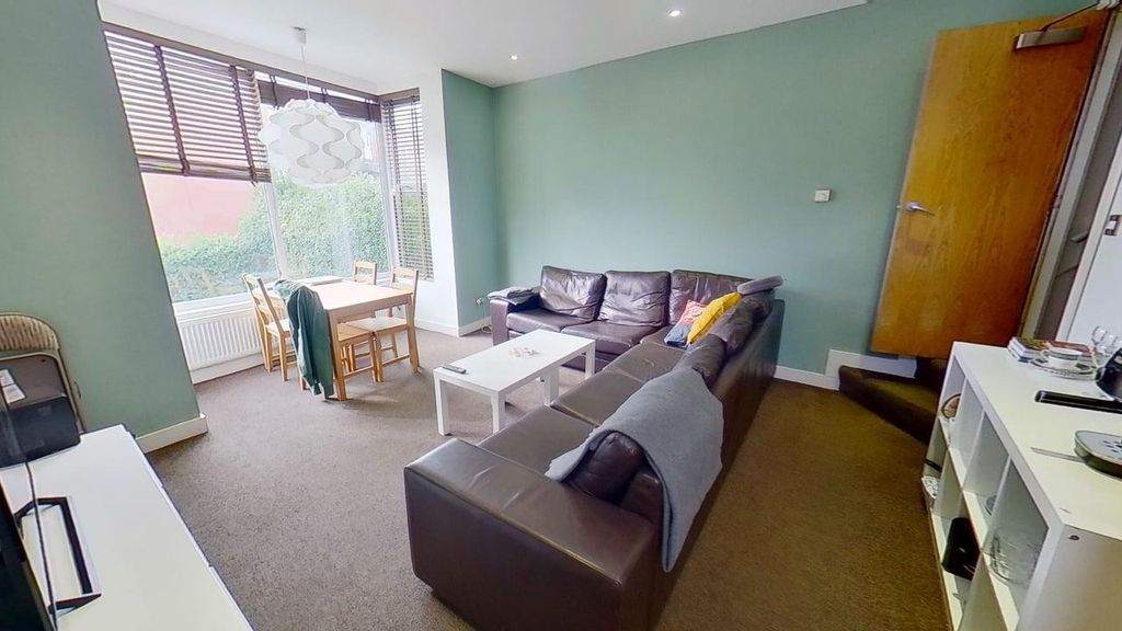 Property photo 2 of 11 Graham-Street-04222021_165026