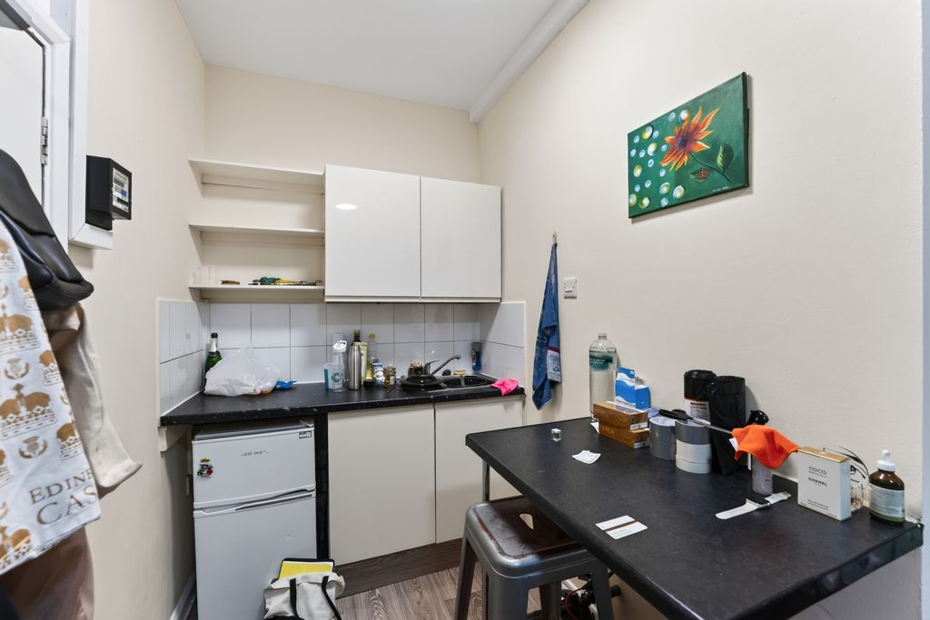 Property photo 3 of 7 Pbox-Img.Jpg