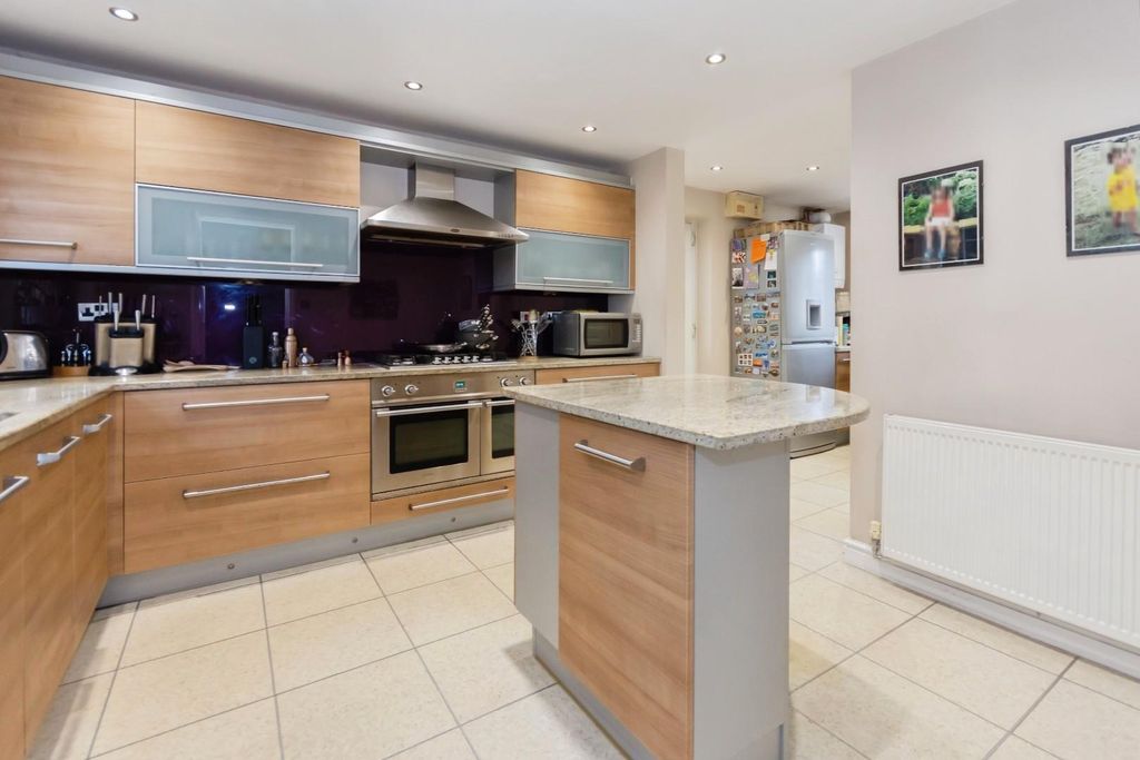 Property photo 3 of 33 Kitchen (A).Jpg