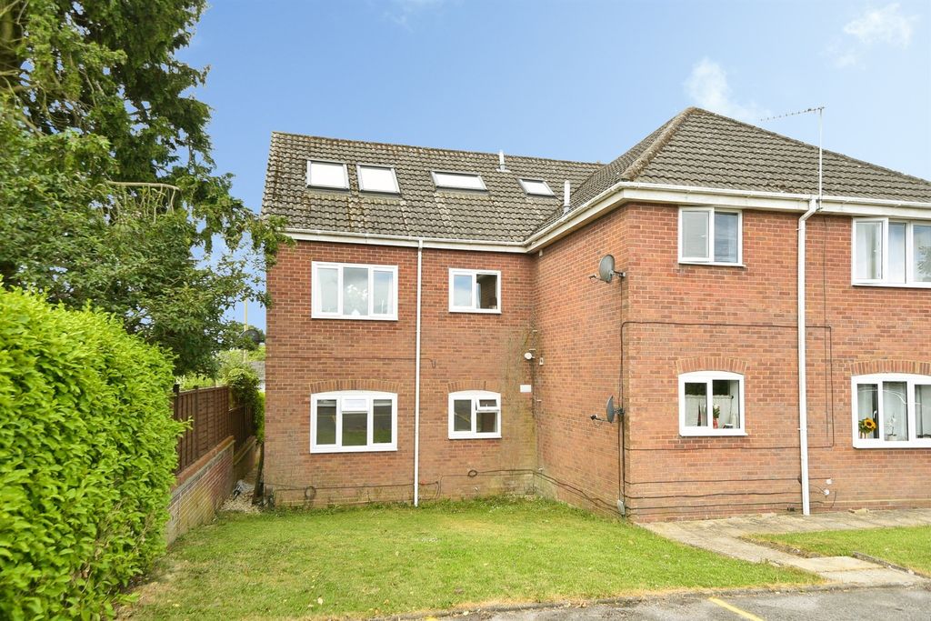 Property photo 1 of 8