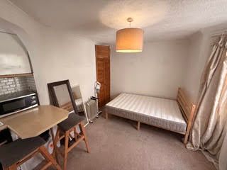 Property photo 1 of 3