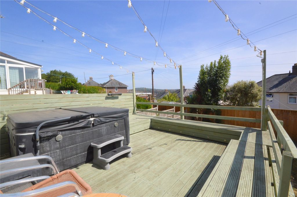 Property photo 2 of 12 Decking