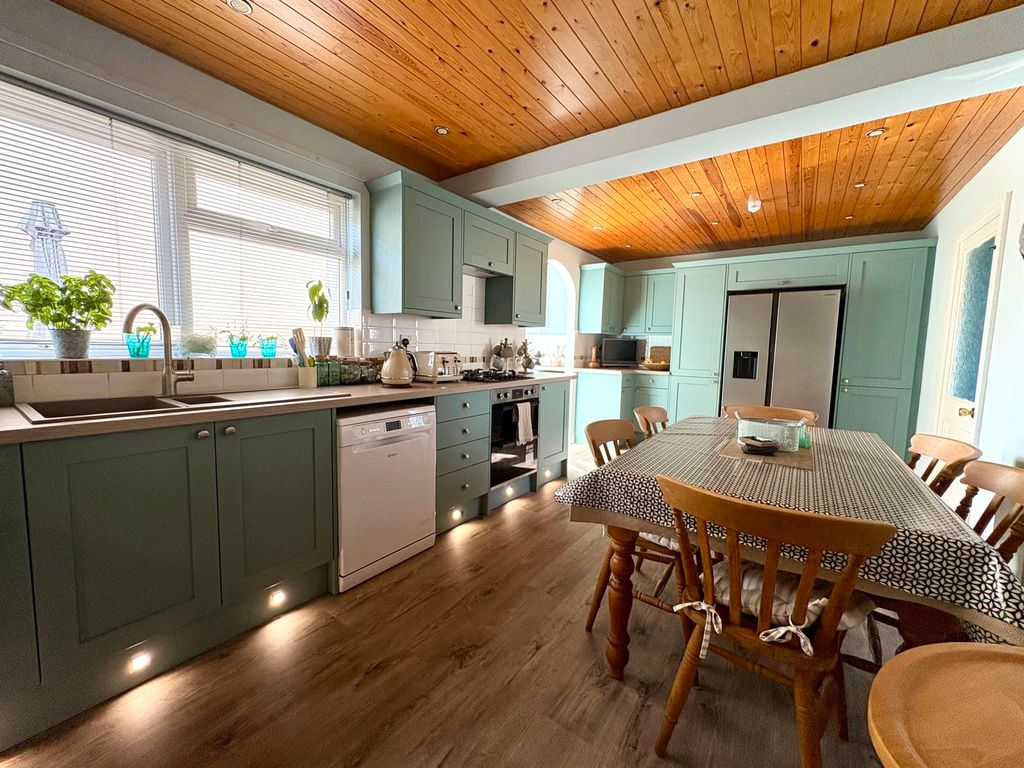 Property photo 3 of 18 Photograph