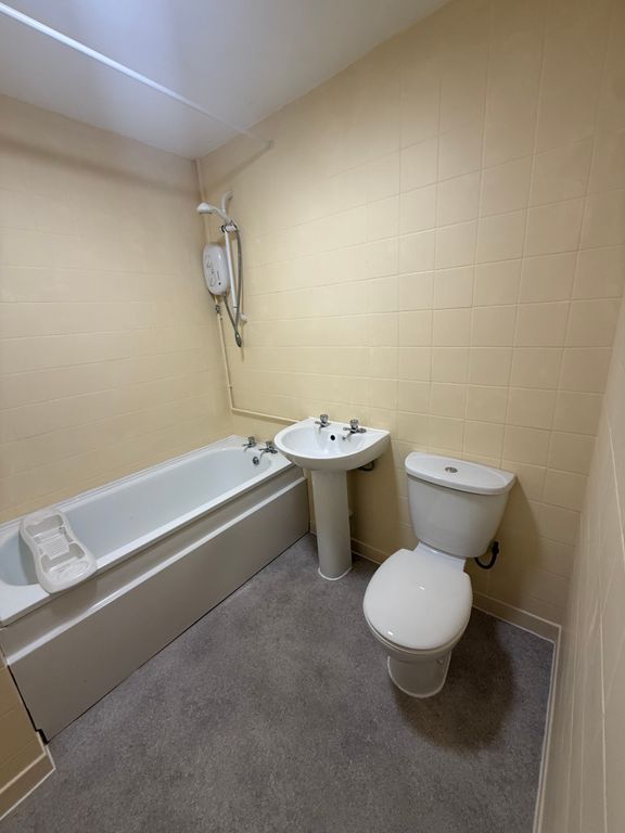 Property photo 2 of 5