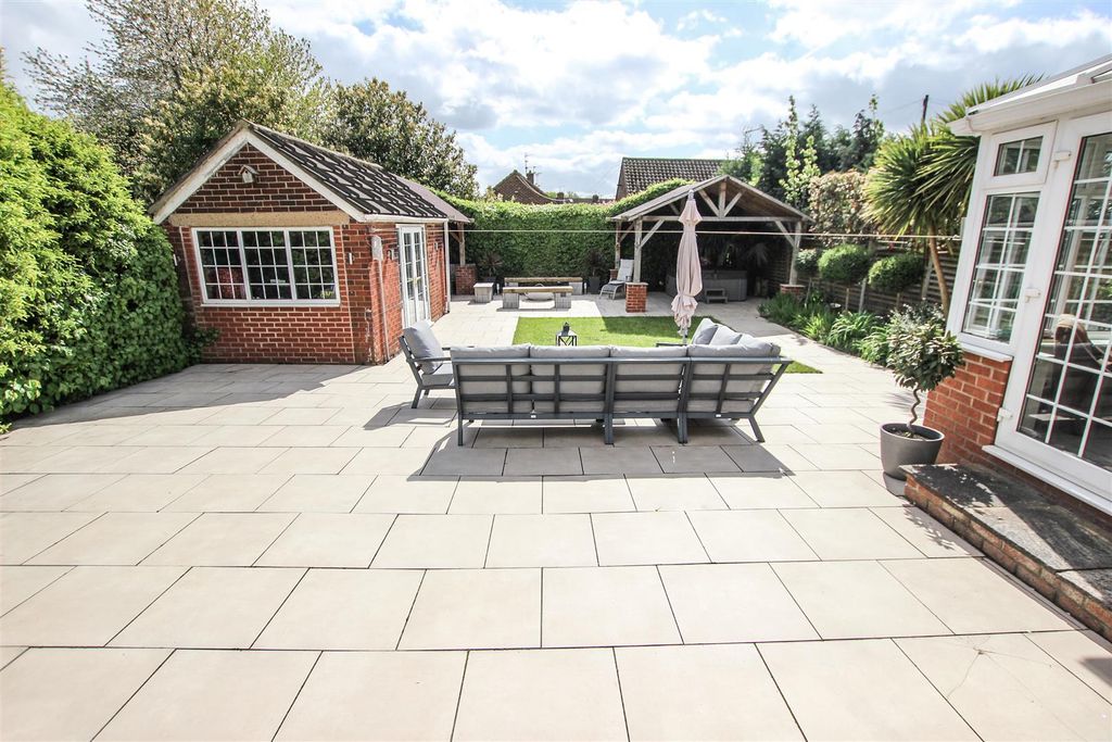 Property photo 3 of 26 Rear Garden