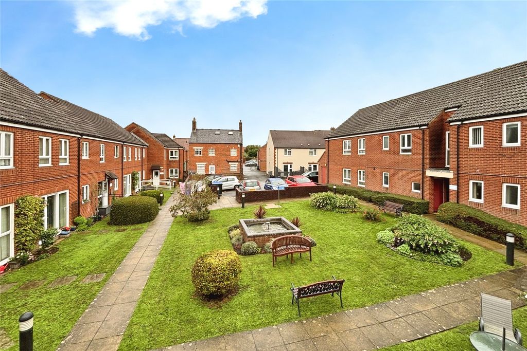 Property photo 2 of 8 Picture No. 10