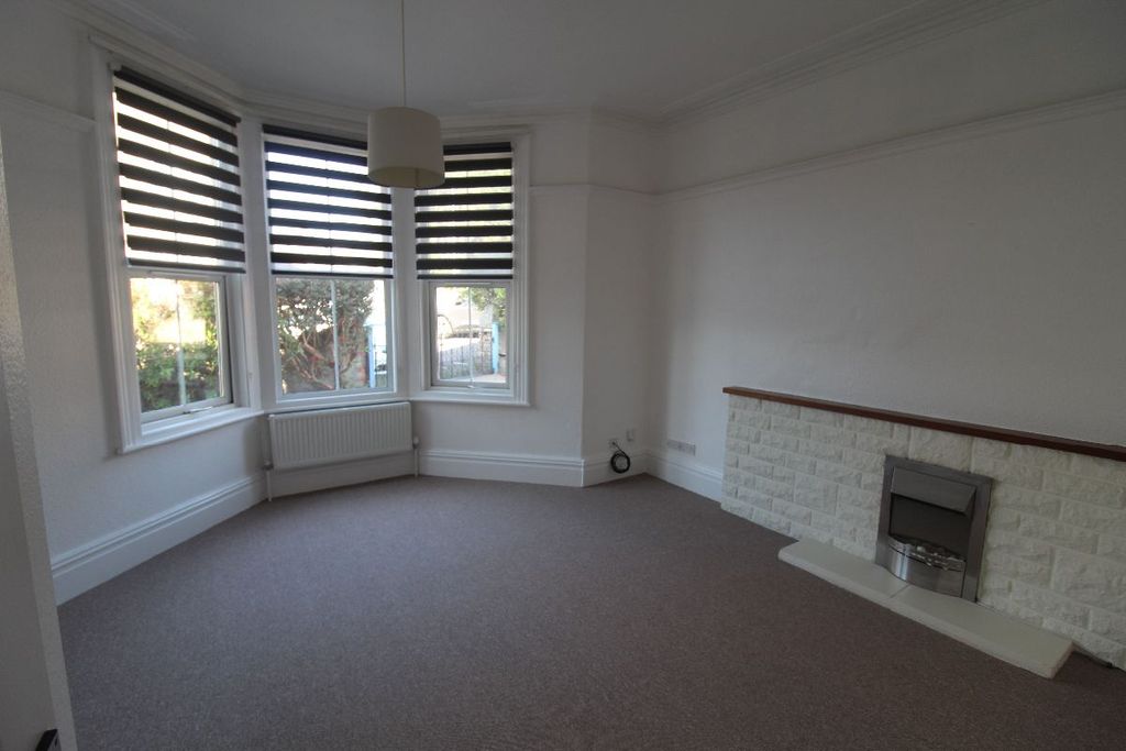 Property photo 2 of 10 Lounge