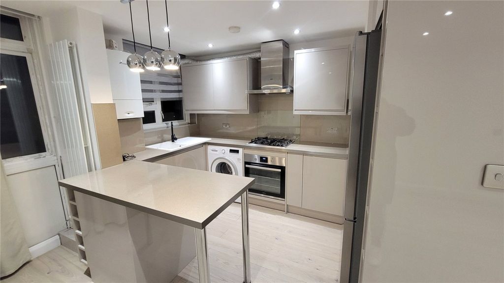 Property photo 2 of 13 Picture No. 02