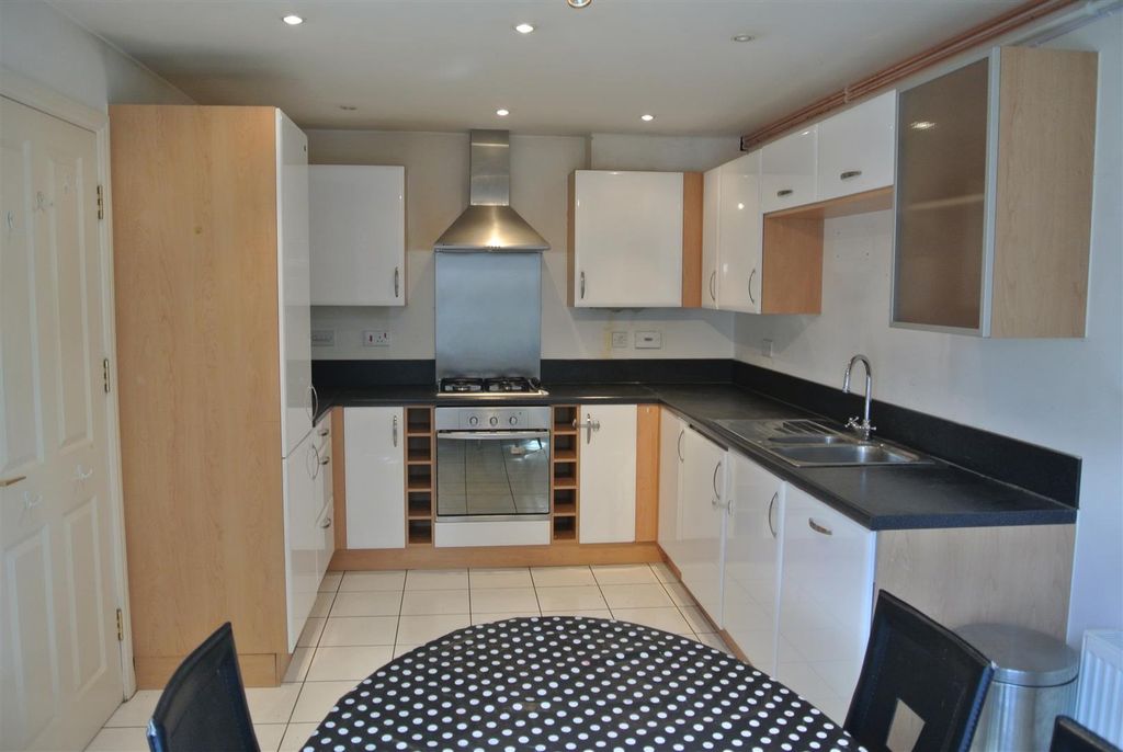 Property photo 2 of 13 Picture 2