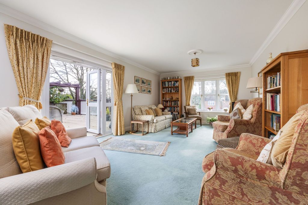 Property photo 2 of 10