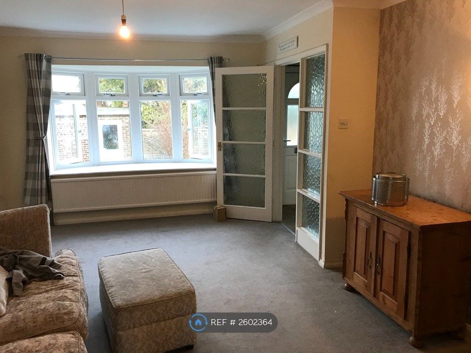 Property photo 2 of 10 Lounge