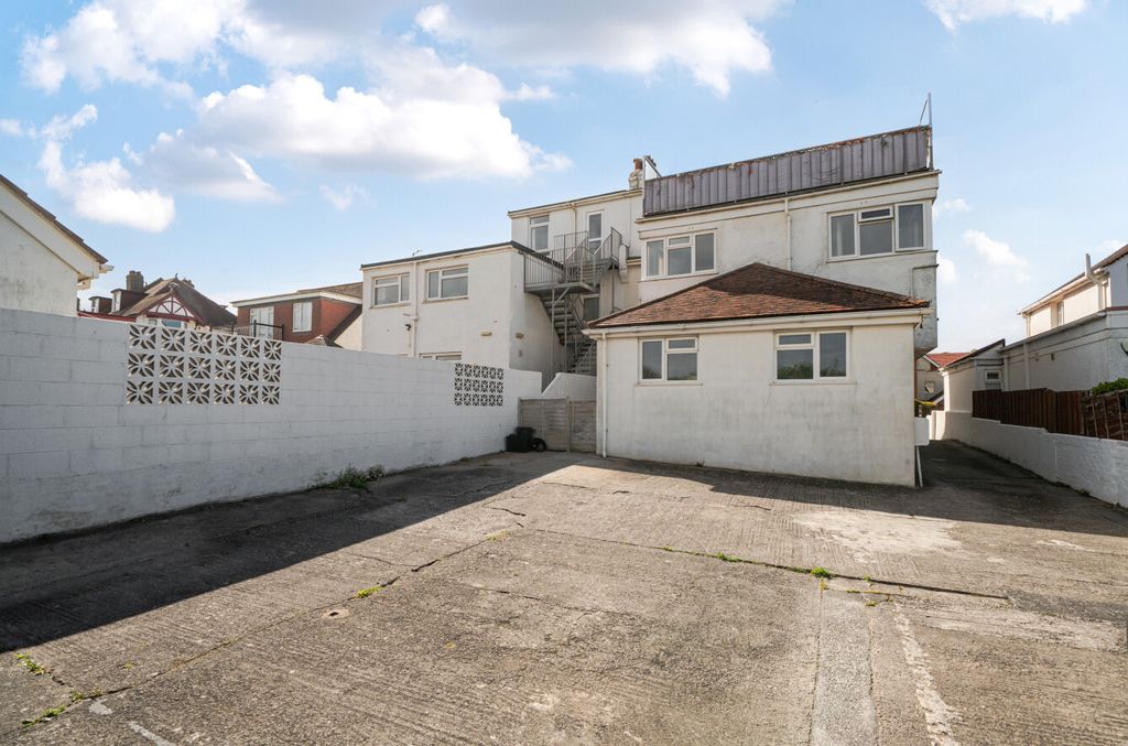 Property photo 1 of 14 1456851-4-6A01Fc6...