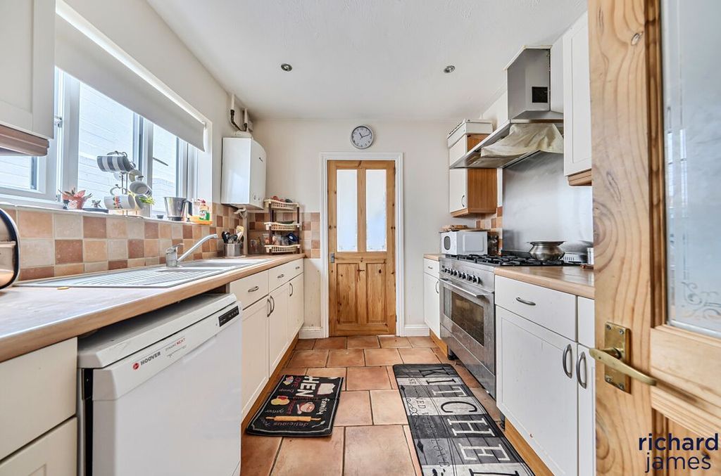 Property photo 3 of 10 98B86Fa5Be884B849Fe78B5d0075Ea57