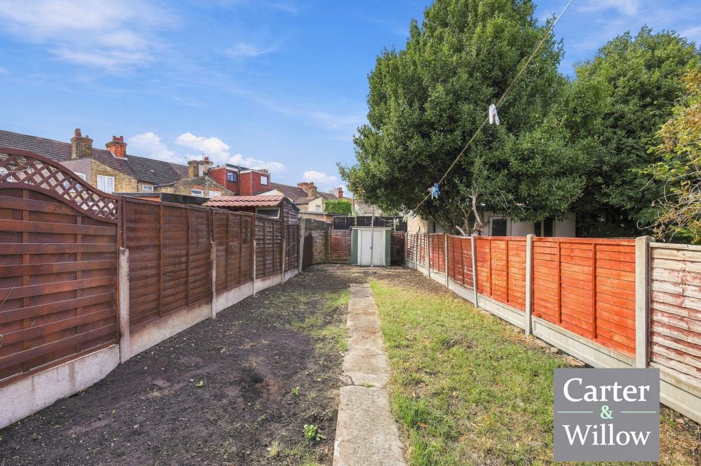 Property photo 2 of 23