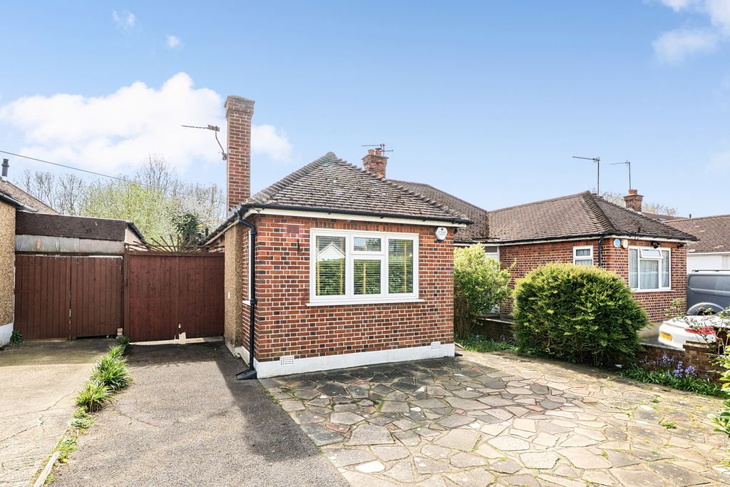Property photo 1 of 18 1442546-1-69d8F67...