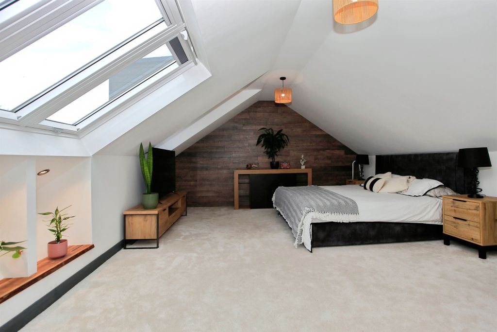 Property photo 1 of 27 Master Bedroom