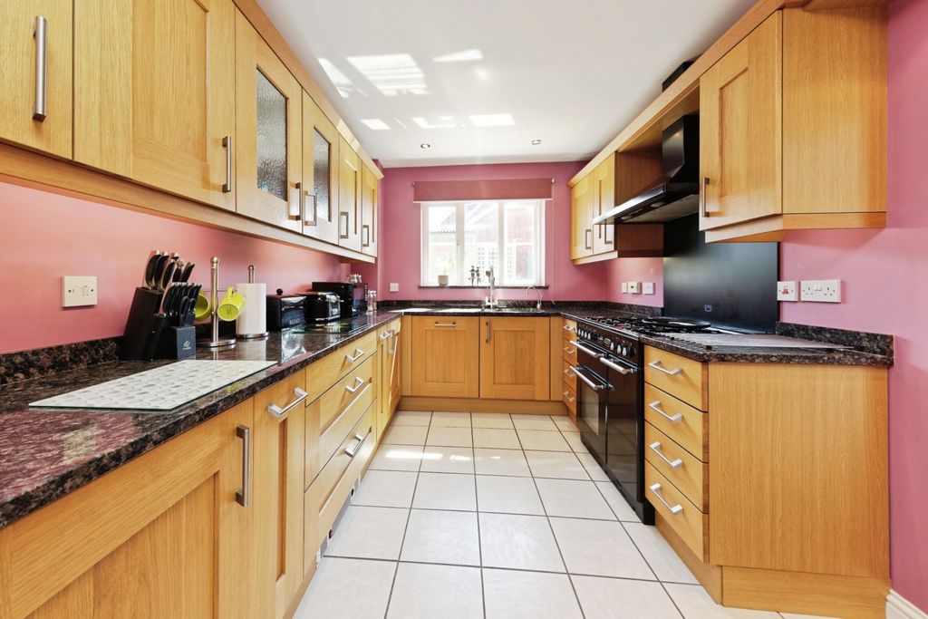 Property photo 3 of 14