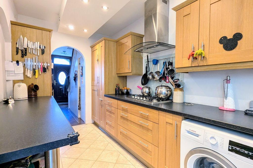 Property photo 3 of 19