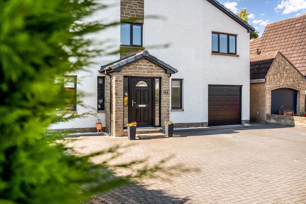Property photo 2 of 44