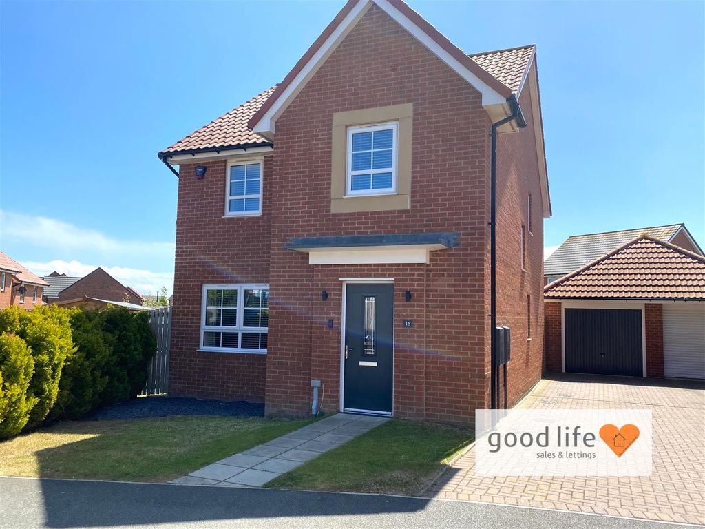 Property photo 1 of 27 20250522_110934127_Ios15Burcombeclose.Jpg