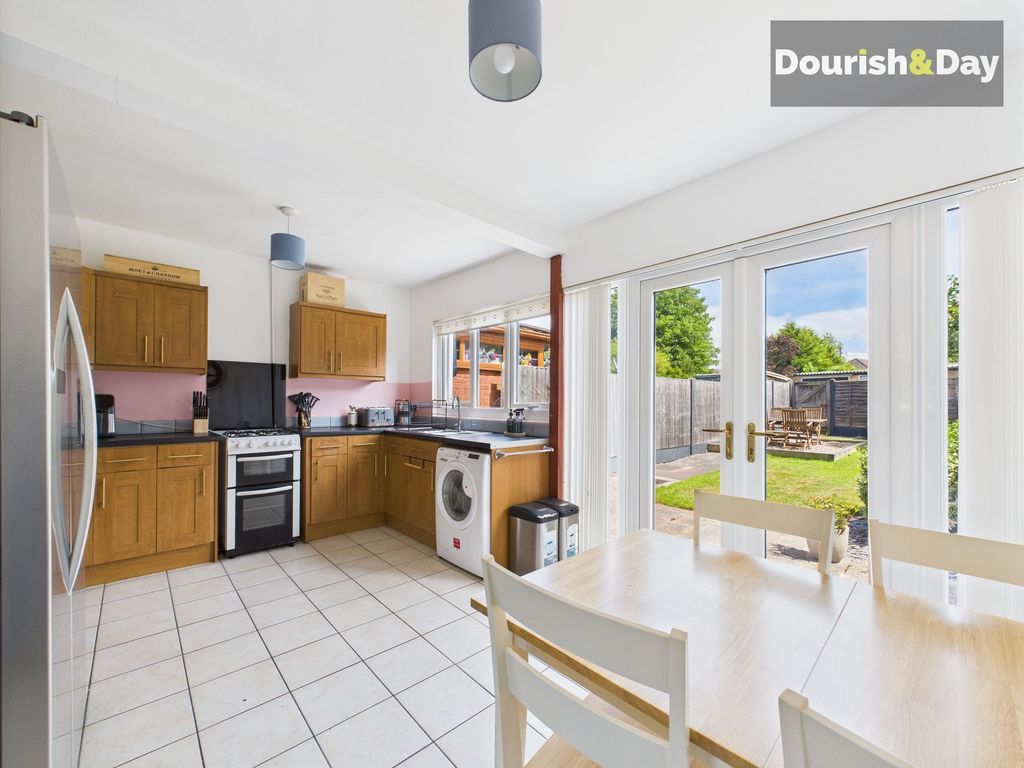 Property photo 3 of 16 Kitchen / Dining Room