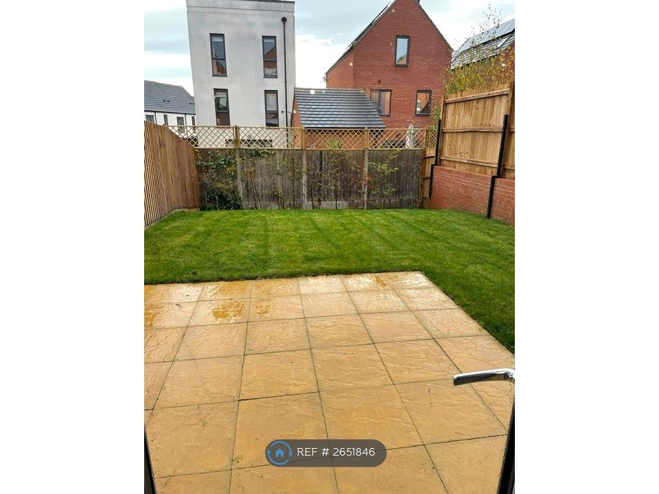 Property photo 3 of 20 Garden