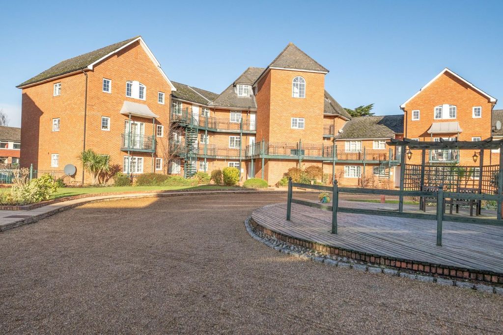 Property photo 1 of 9