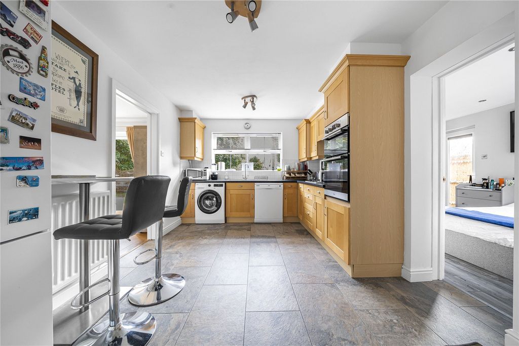 Property photo 3 of 22 Picture No. 12