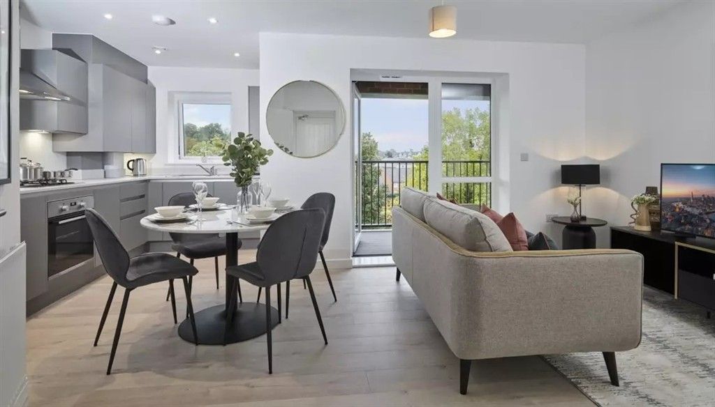 Property photo 3 of 8 Lounge/Diner