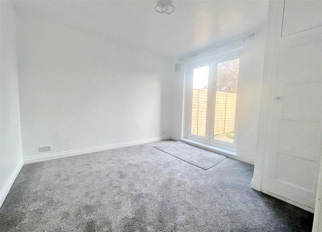 Property photo 3 of 9 Picture No. 08