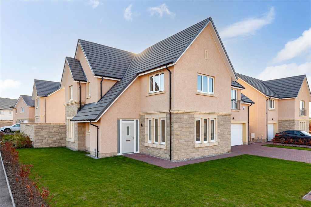 Property photo 2 of 29 Picture No. 24