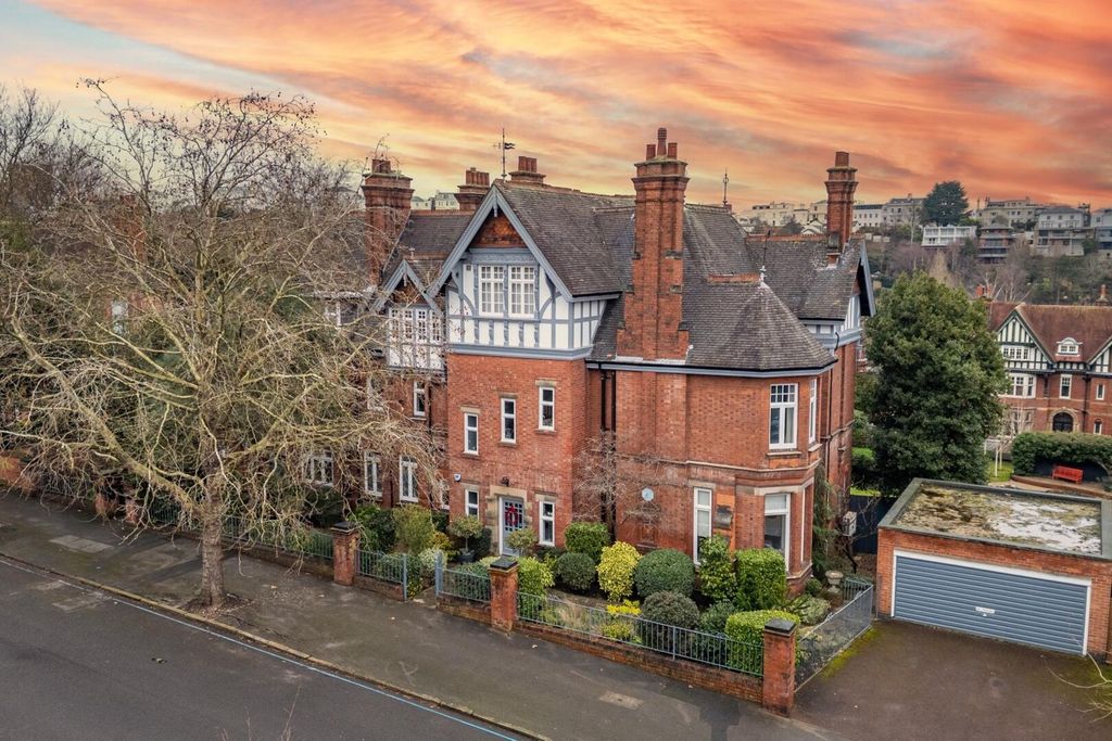 Property photo 2 of 25 Front (Exterior)