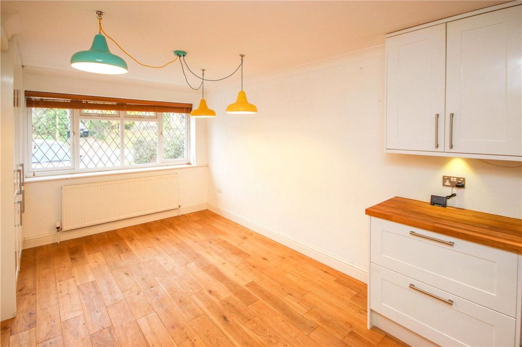 Property photo 3 of 16 Dining Area