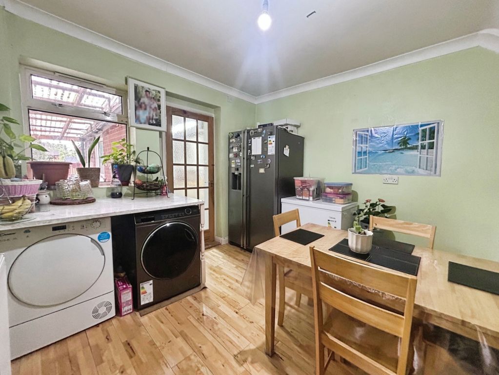 Property photo 3 of 12 Pbox-Img.Jpeg