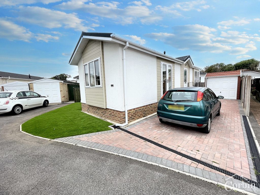 Property photo 2 of 11
