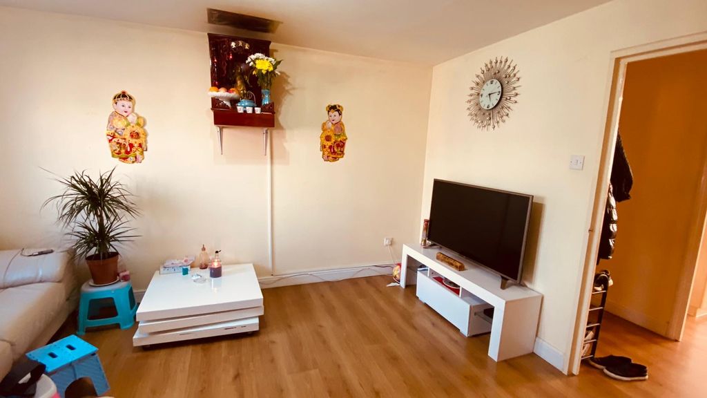 Property photo 2 of 7