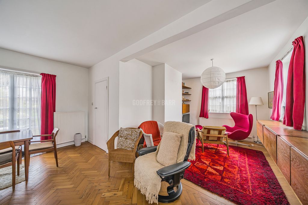 Property photo 2 of 18