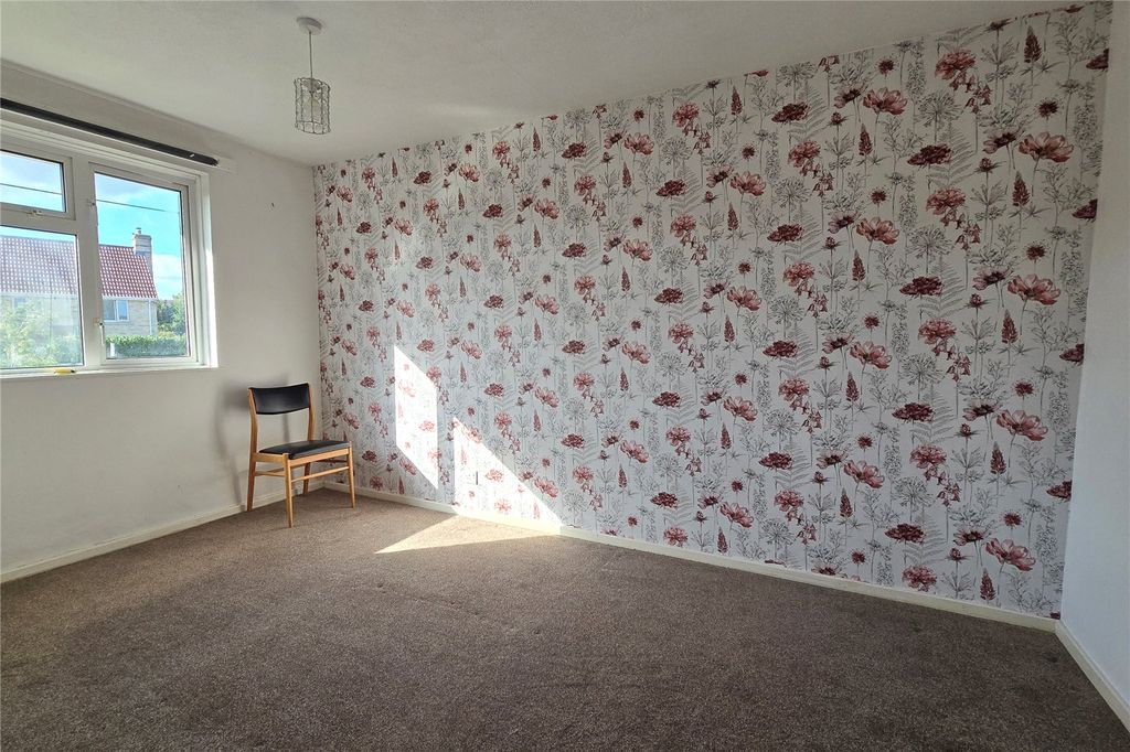 Property photo 3 of 16 Bedroom