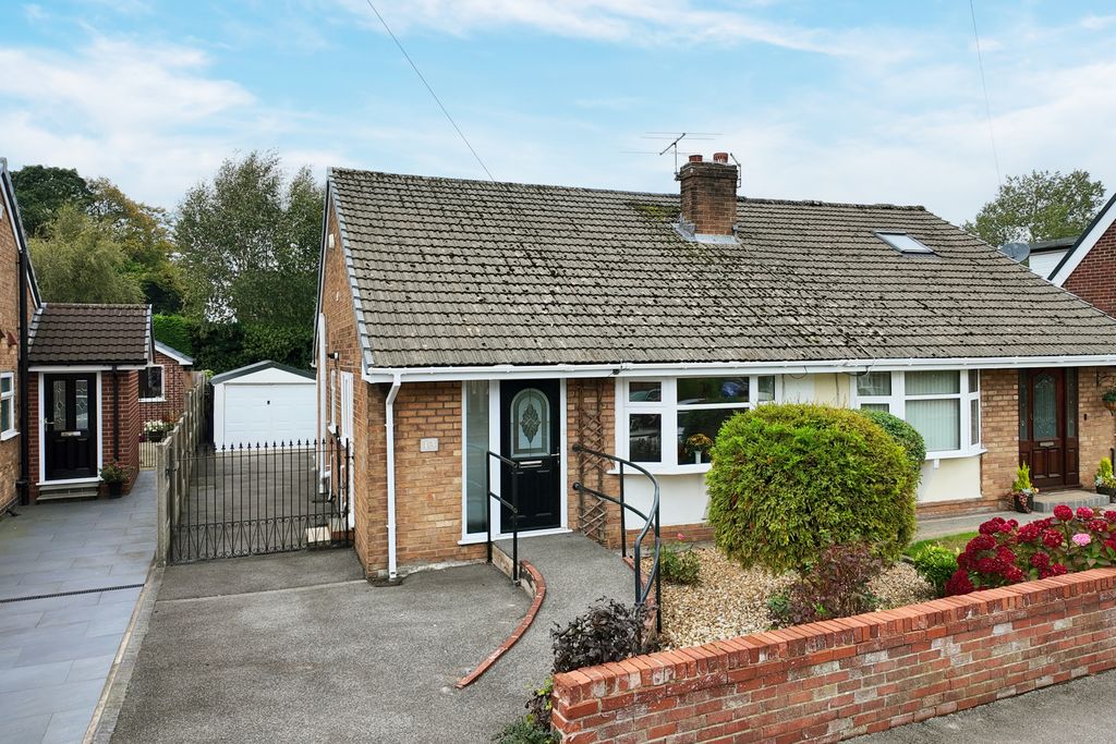 Property photo 1 of 10 Front