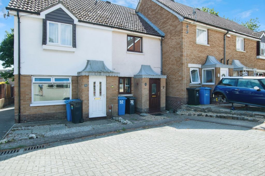 Property photo 1 of 17 Exterior