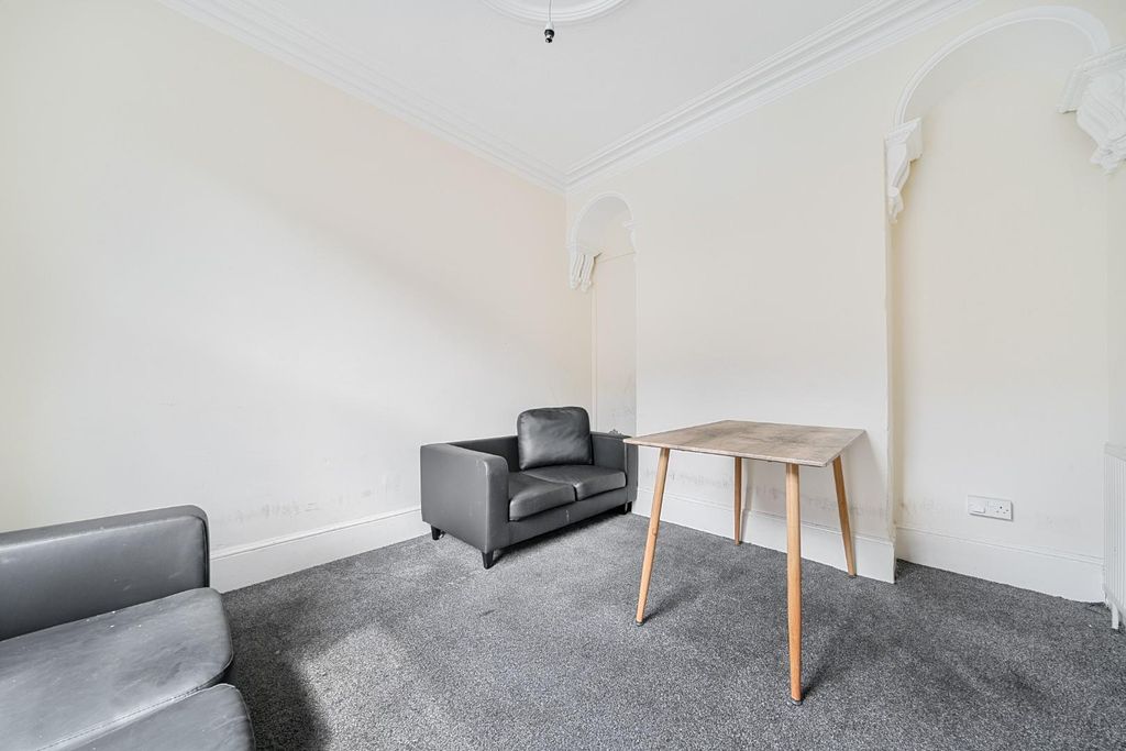 Property photo 3 of 11 1-681Df99d18284-1279950-Arw-1.Jpg